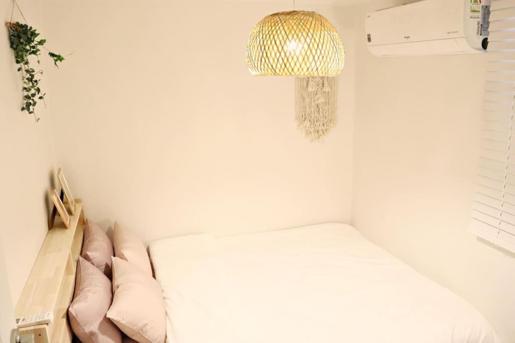 3rooms 4beds Kitchen Hongik Stn 3min *