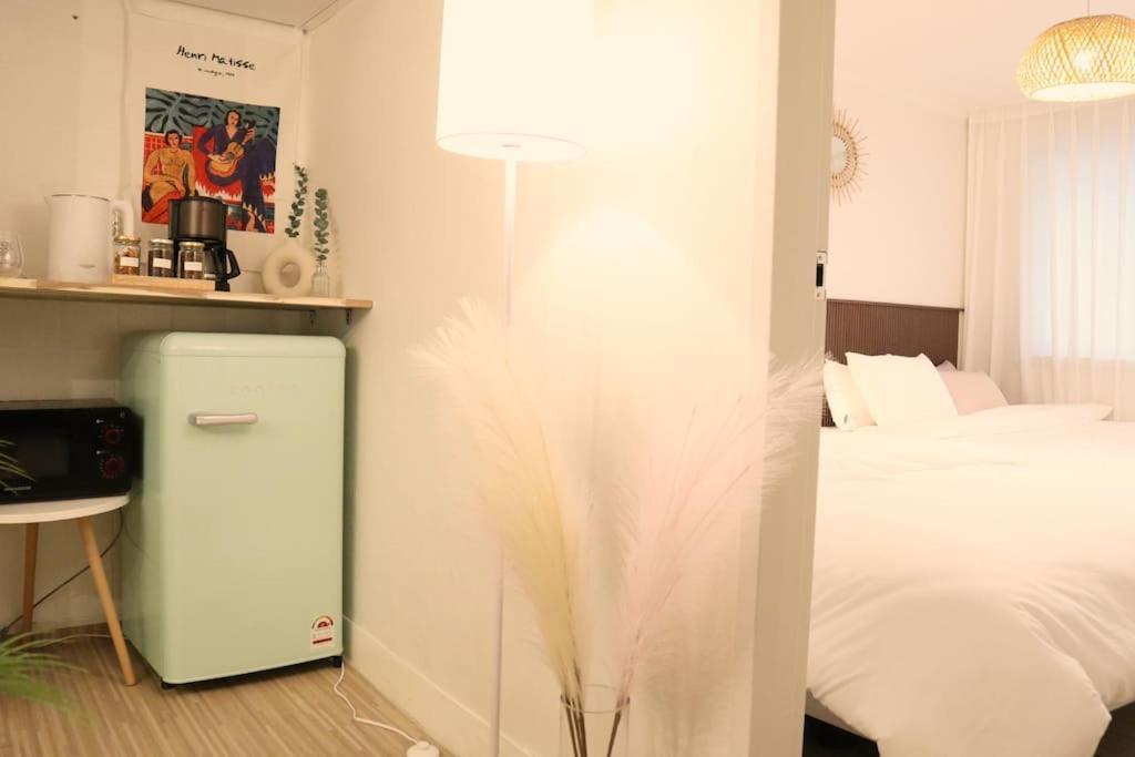 3rooms 4beds Kitchen Hongik Stn 3min * Seoul