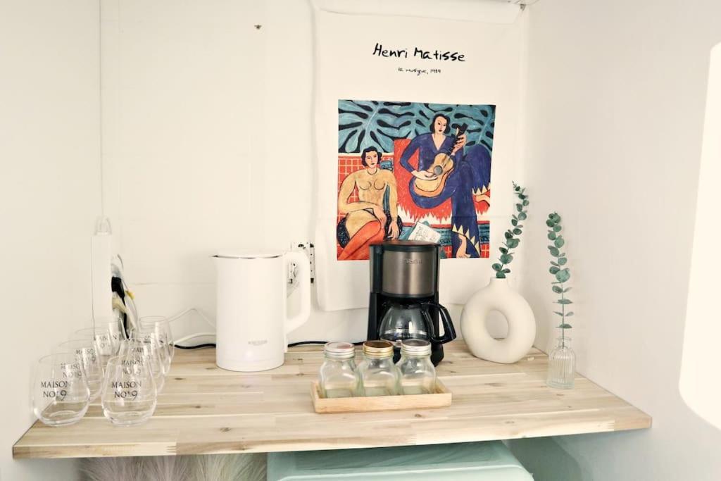 3rooms 4beds Kitchen Hongik Stn 3min *